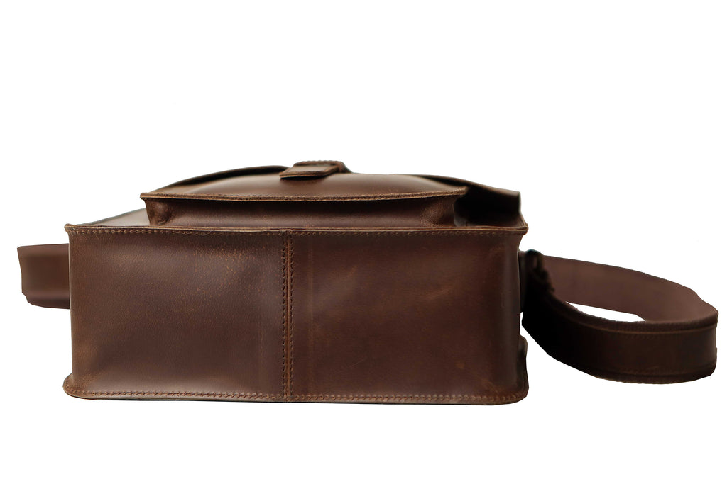 Men Shoulder Crossbody Pull-up Leather Bag for travel and office