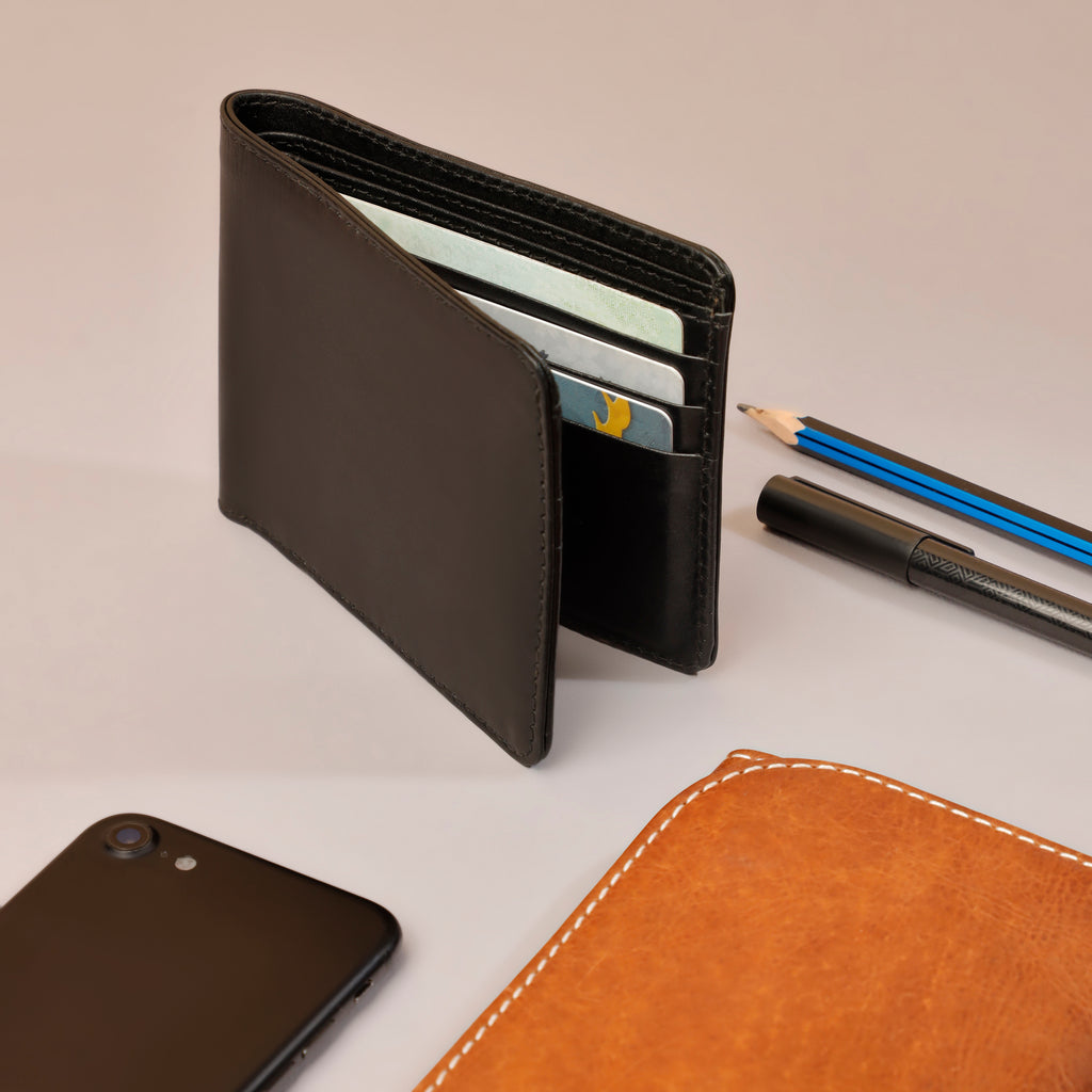 Men Genuine Leather RFID Blocking Bifold Black Wallet Sleek Design